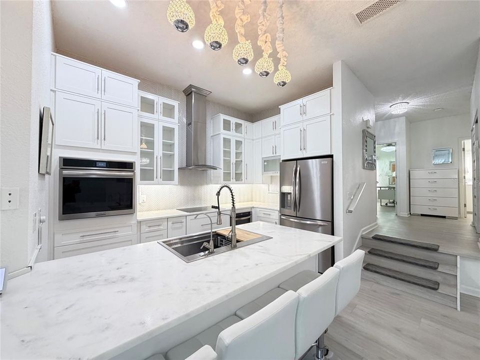 For Sale: $795,000 (2 beds, 2 baths, 1225 Square Feet)