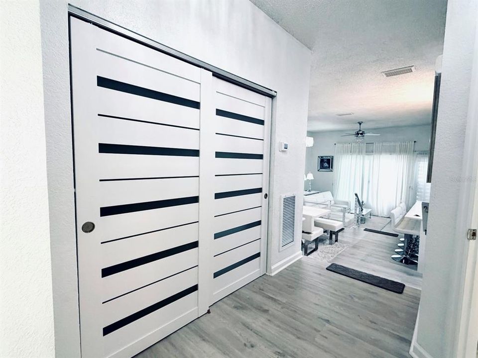 For Sale: $795,000 (2 beds, 2 baths, 1225 Square Feet)