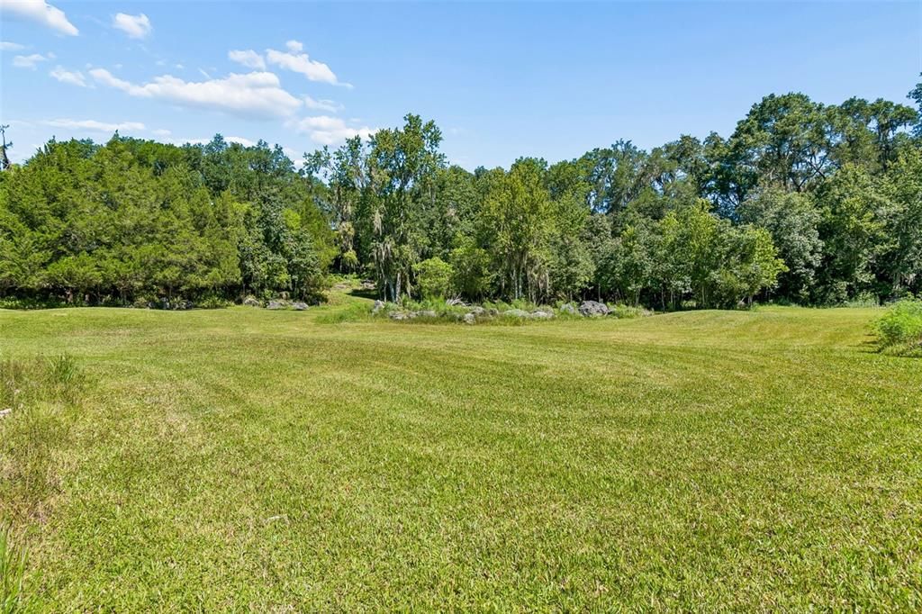 待售: $300,000 (6.04 acres)