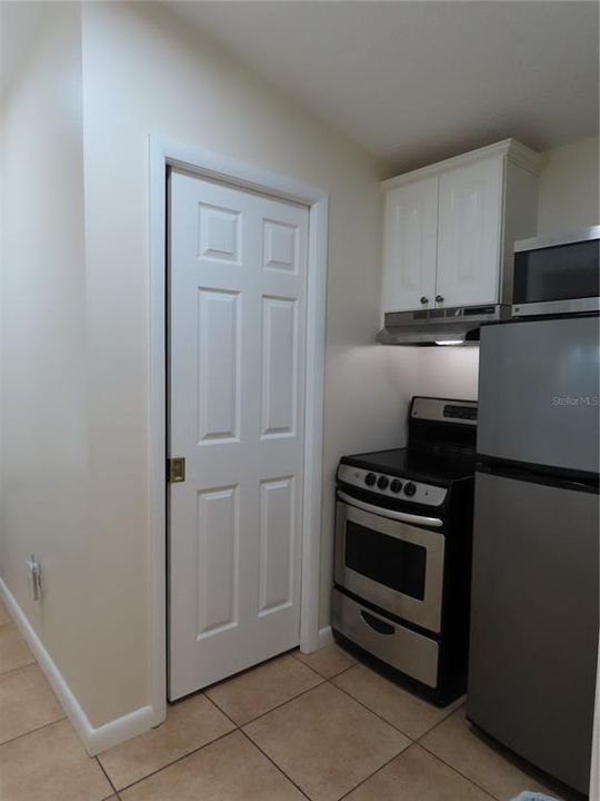 For Sale: $427,000 (3 beds, 2 baths, 1753 Square Feet)