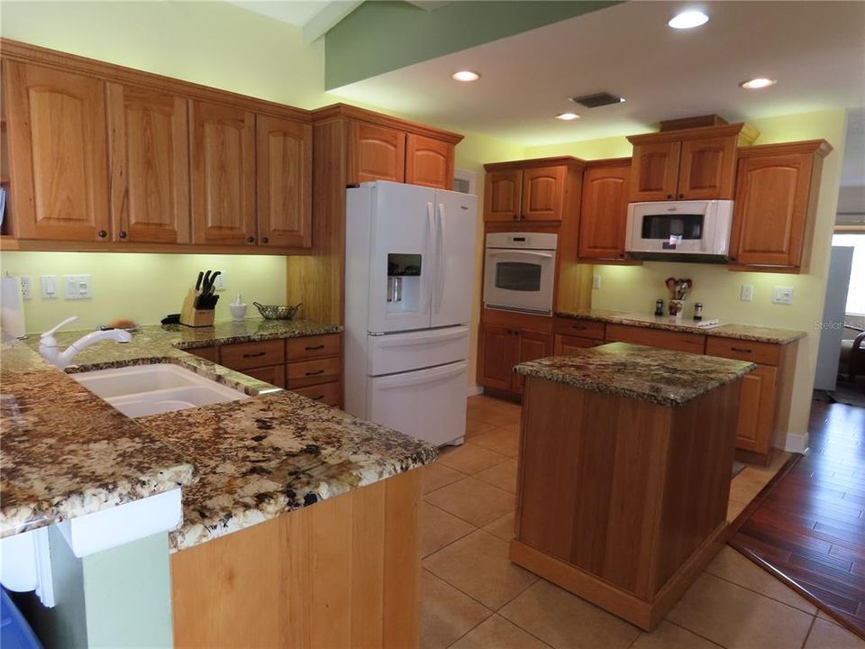For Sale: $427,000 (3 beds, 2 baths, 1753 Square Feet)
