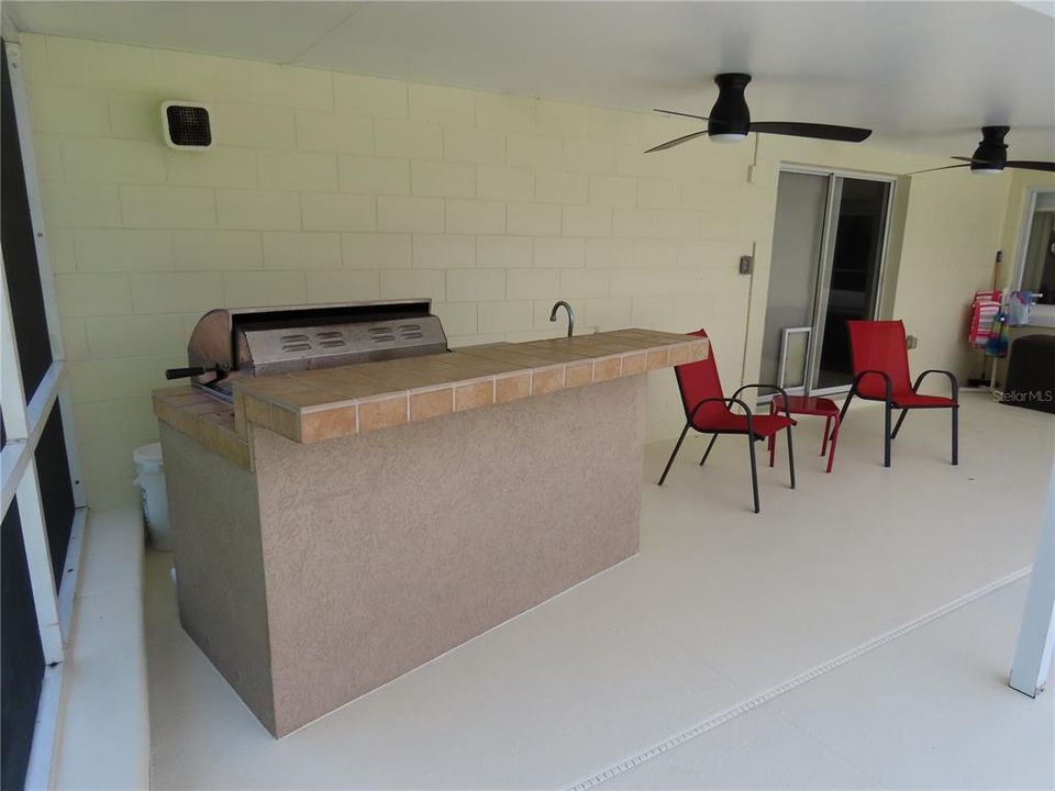 For Sale: $427,000 (3 beds, 2 baths, 1753 Square Feet)