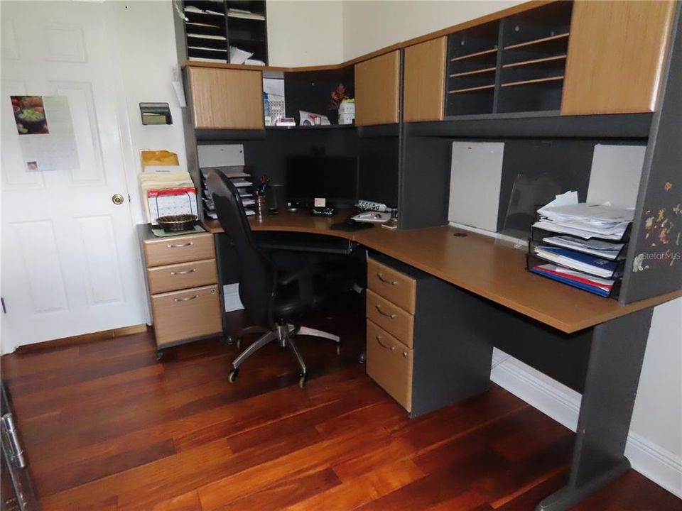 For Sale: $427,000 (3 beds, 2 baths, 1753 Square Feet)