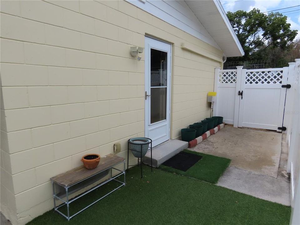 For Sale: $427,000 (3 beds, 2 baths, 1753 Square Feet)
