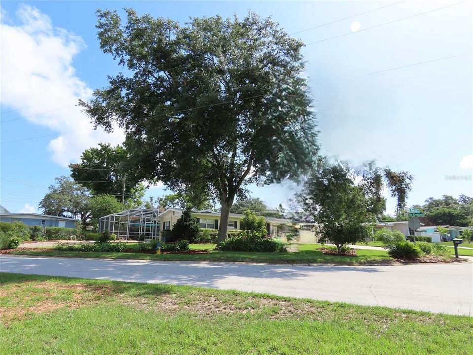 For Sale: $427,000 (3 beds, 2 baths, 1753 Square Feet)