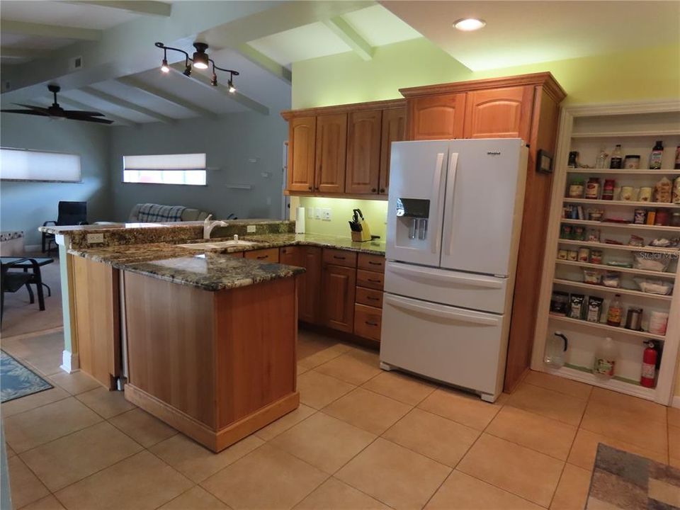 For Sale: $427,000 (3 beds, 2 baths, 1753 Square Feet)