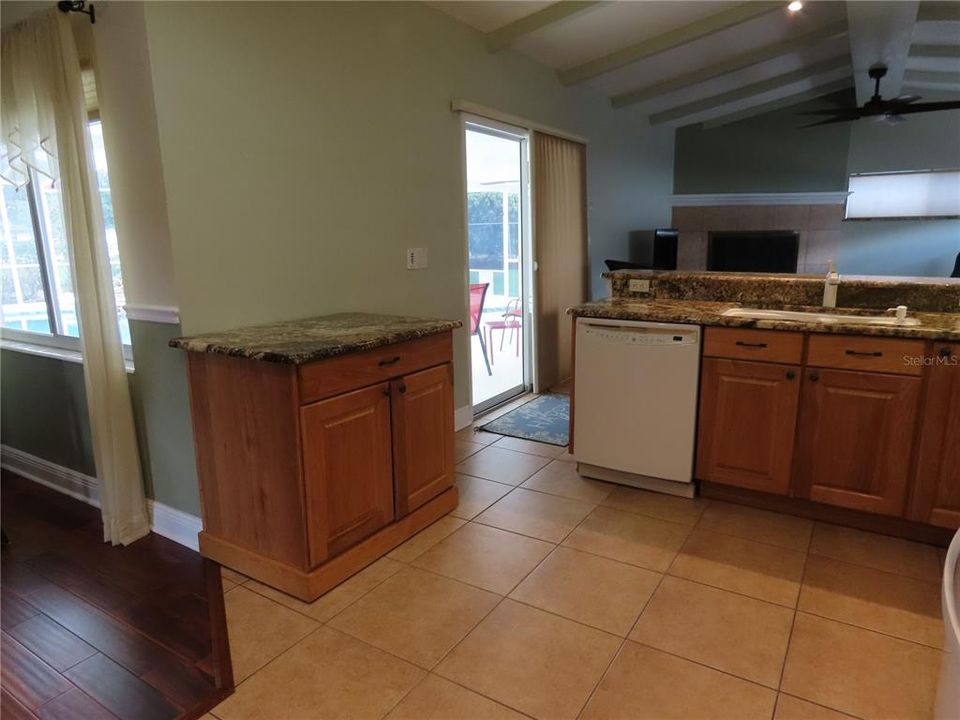 For Sale: $427,000 (3 beds, 2 baths, 1753 Square Feet)