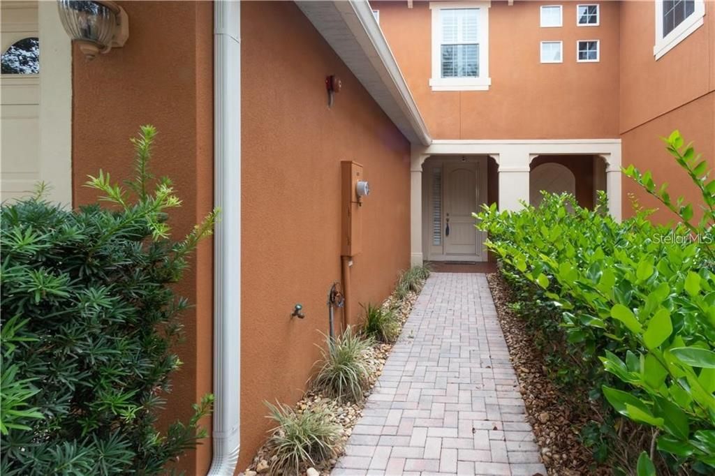 For Rent: $2,590 (3 beds, 2 baths, 2016 Square Feet)