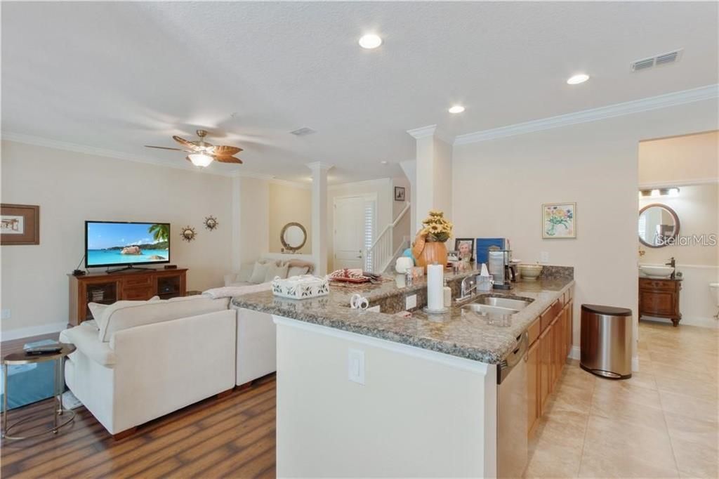 For Rent: $2,590 (3 beds, 2 baths, 2016 Square Feet)