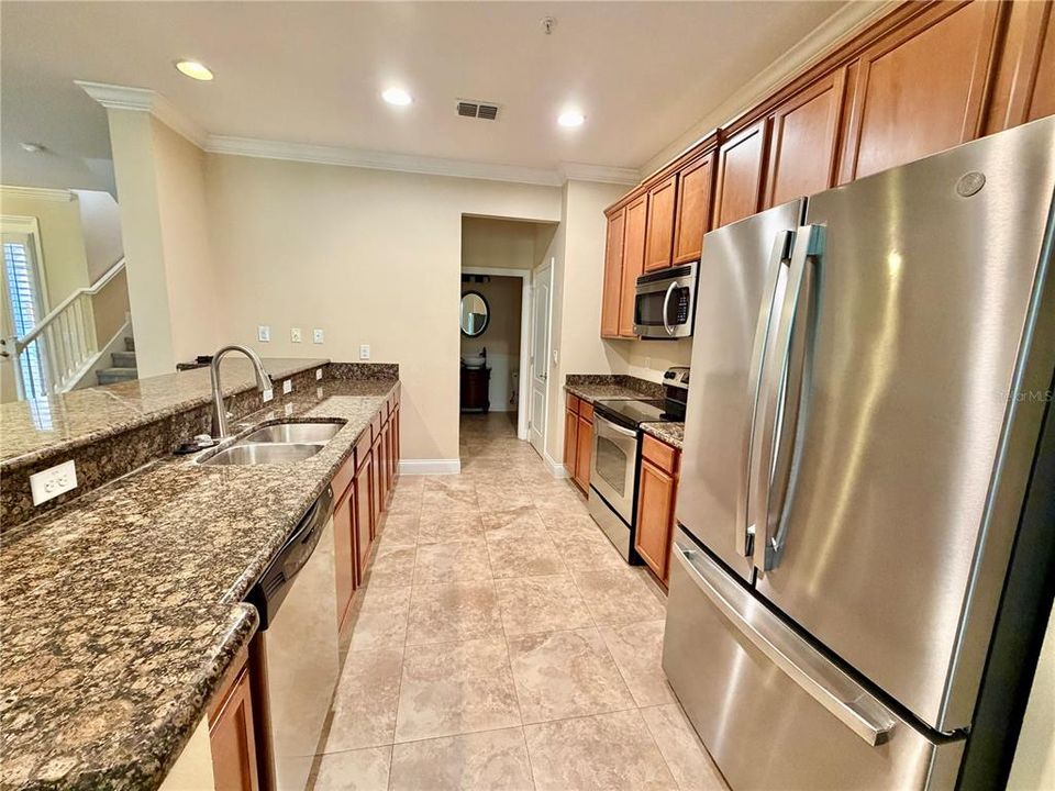 For Rent: $2,590 (3 beds, 2 baths, 2016 Square Feet)