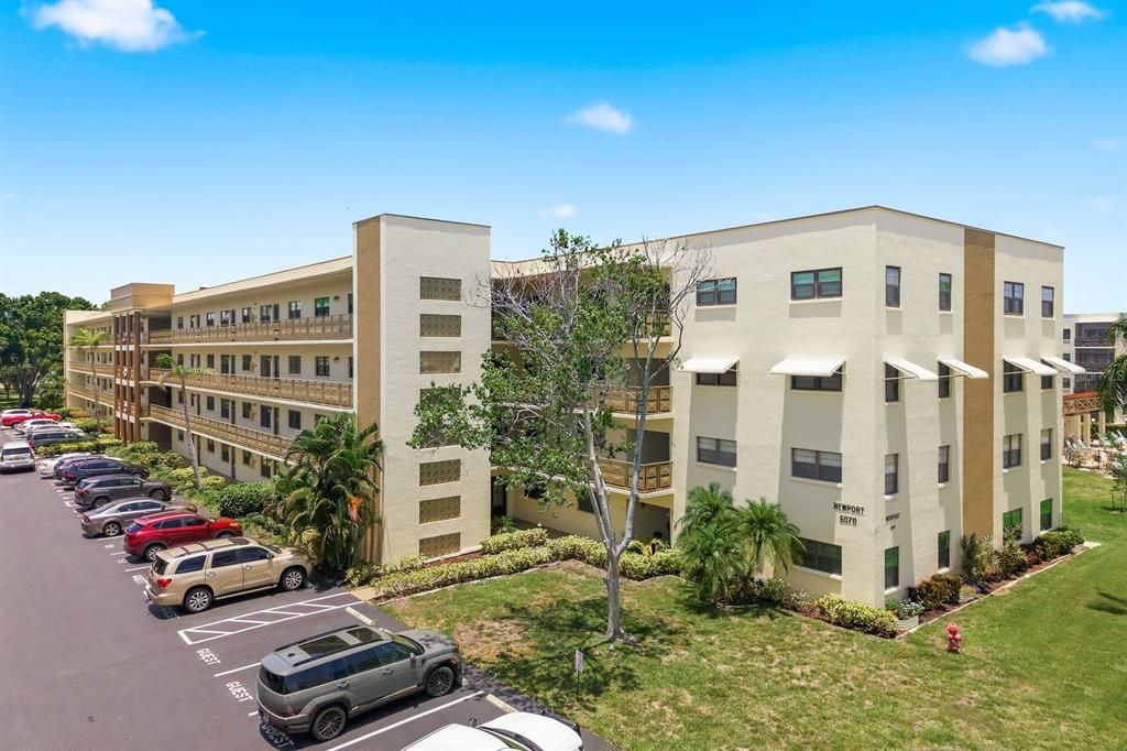 For Sale: $130,000 (2 beds, 2 baths, 1135 Square Feet)