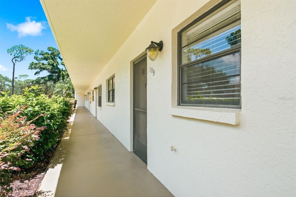 For Sale: $130,000 (2 beds, 2 baths, 1135 Square Feet)