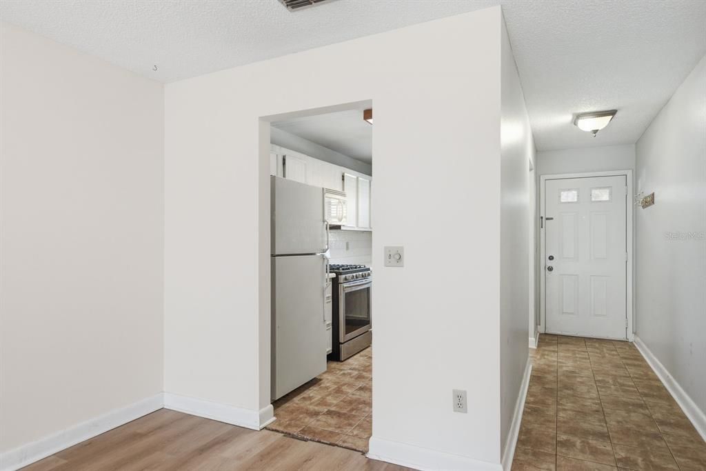 For Sale: $130,000 (2 beds, 2 baths, 1135 Square Feet)