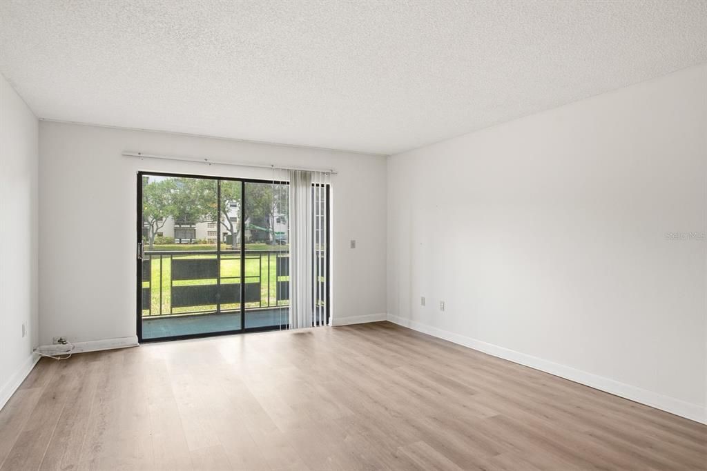 For Sale: $130,000 (2 beds, 2 baths, 1135 Square Feet)