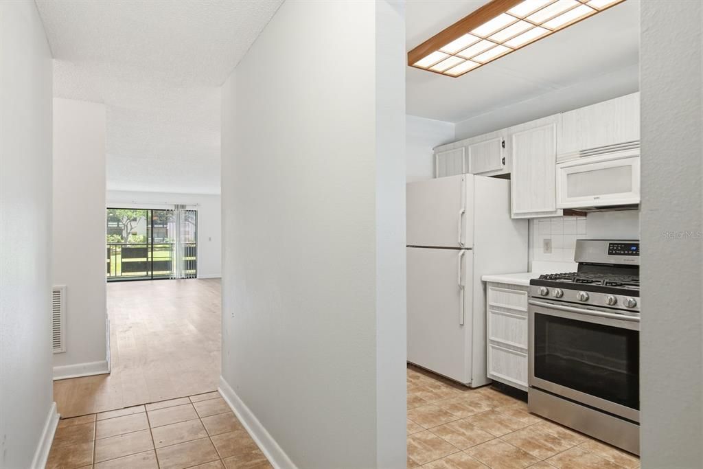 For Sale: $130,000 (2 beds, 2 baths, 1135 Square Feet)