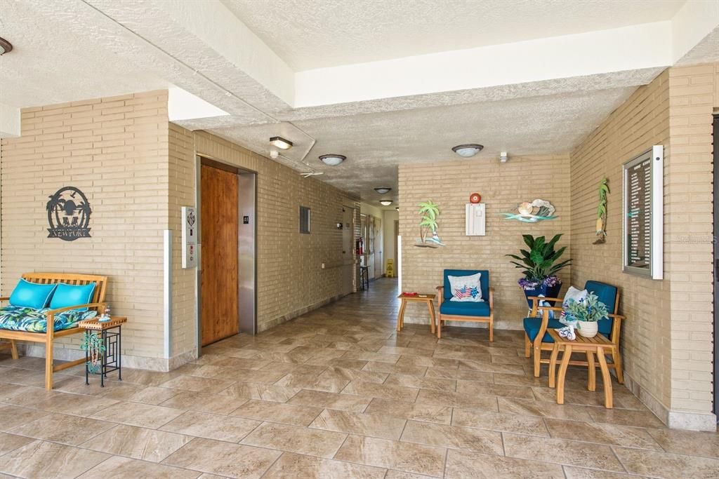 For Sale: $130,000 (2 beds, 2 baths, 1135 Square Feet)