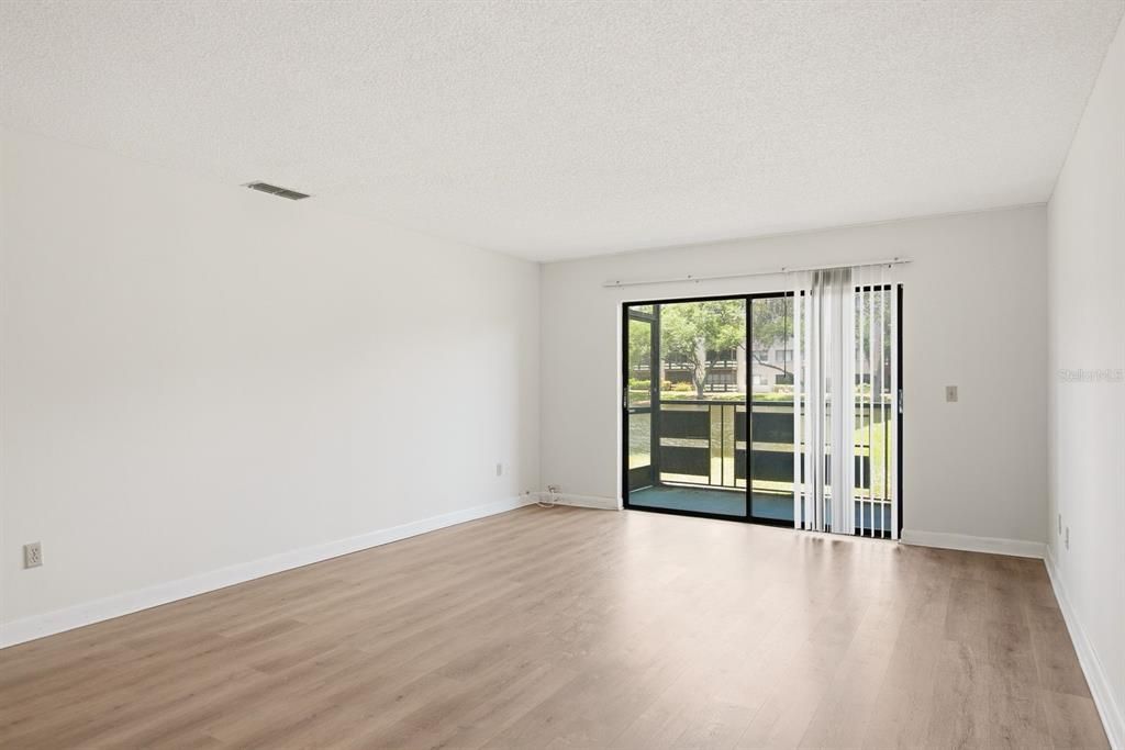 For Sale: $130,000 (2 beds, 2 baths, 1135 Square Feet)