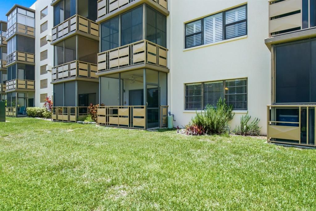 For Sale: $130,000 (2 beds, 2 baths, 1135 Square Feet)