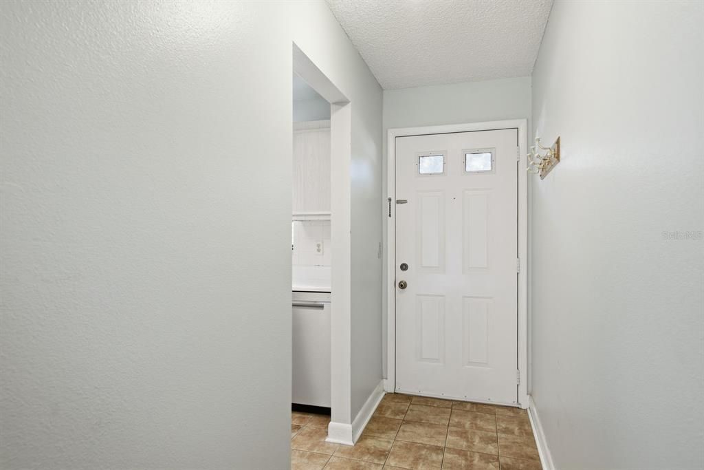 For Sale: $130,000 (2 beds, 2 baths, 1135 Square Feet)