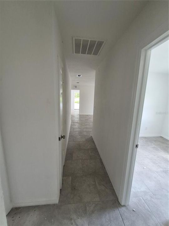 For Rent: $1,299 (3 beds, 1 baths, 1078 Square Feet)