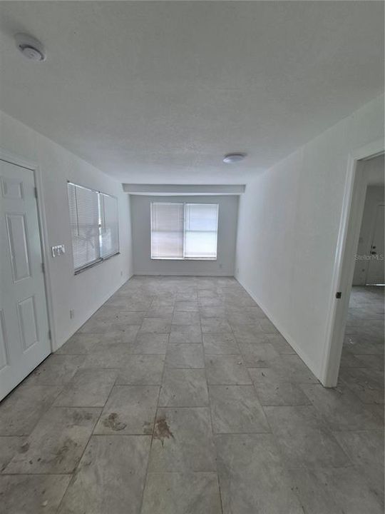 For Rent: $1,299 (3 beds, 1 baths, 1078 Square Feet)