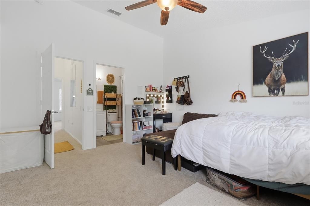 For Sale: $204,900 (2 beds, 2 baths, 1184 Square Feet)