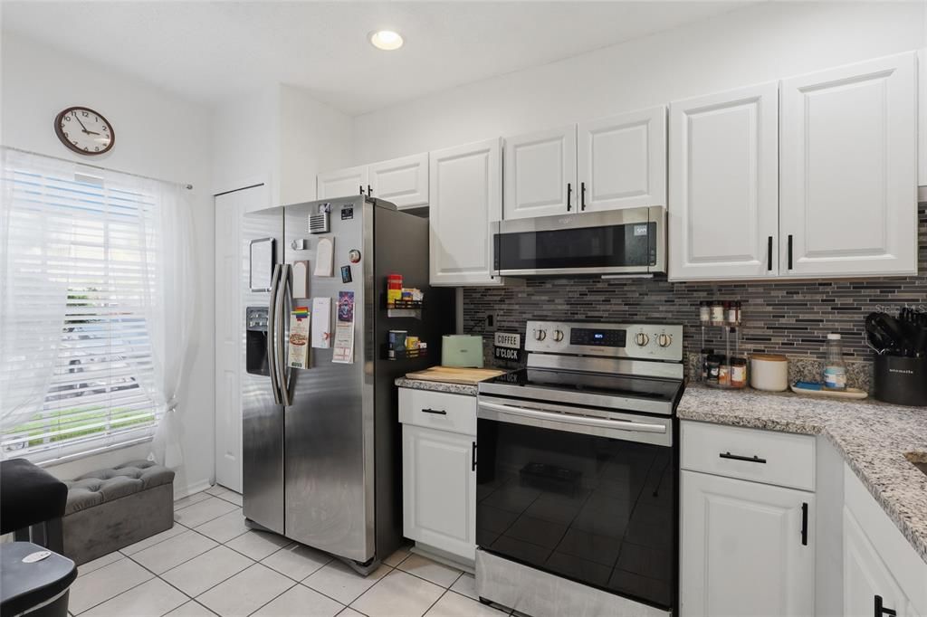For Sale: $204,900 (2 beds, 2 baths, 1184 Square Feet)