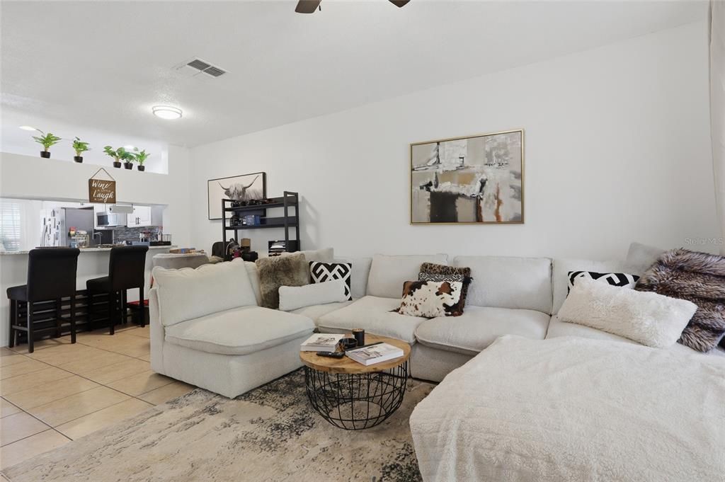 For Sale: $204,900 (2 beds, 2 baths, 1184 Square Feet)