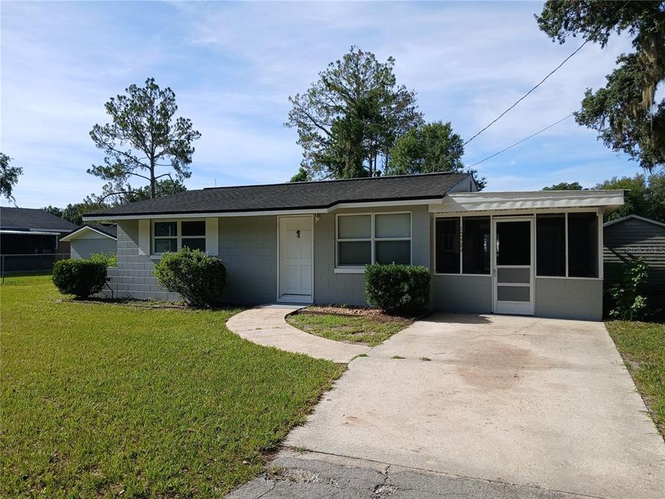 For Sale: $155,000 (2 beds, 1 baths, 660 Square Feet)