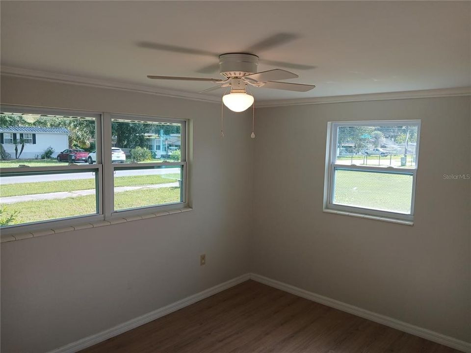 For Sale: $155,000 (2 beds, 1 baths, 660 Square Feet)