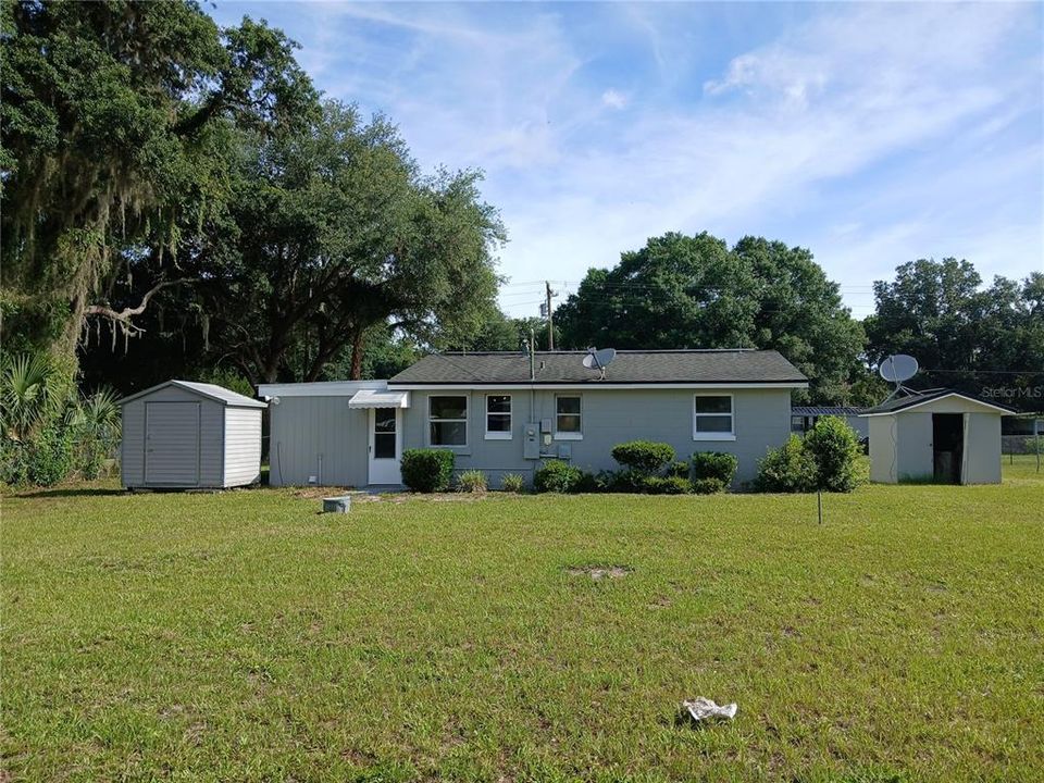 For Sale: $155,000 (2 beds, 1 baths, 660 Square Feet)