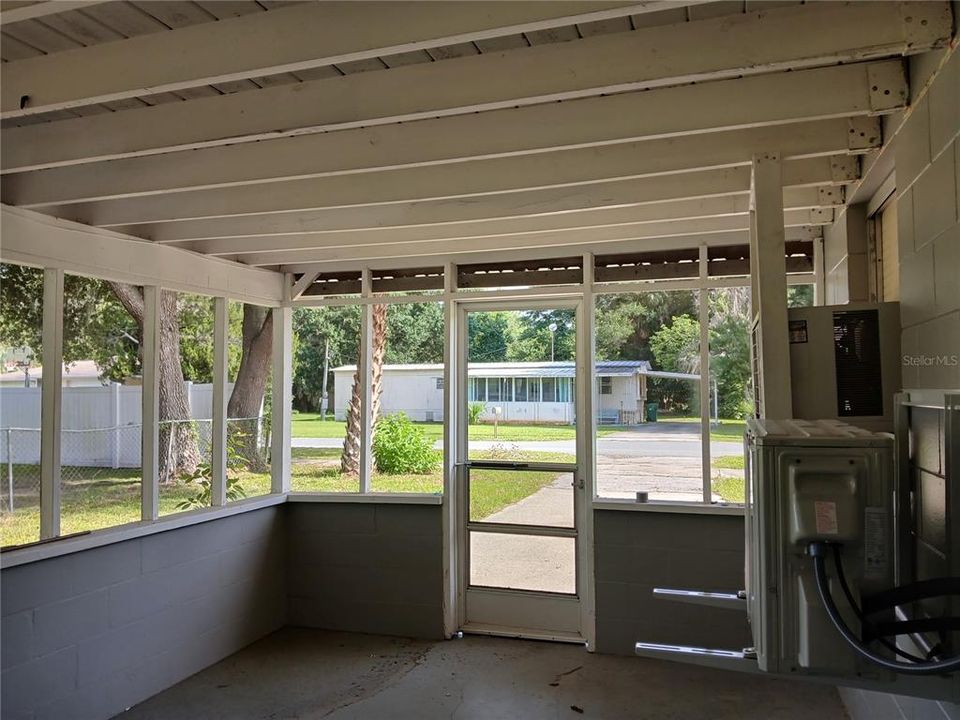 For Sale: $155,000 (2 beds, 1 baths, 660 Square Feet)