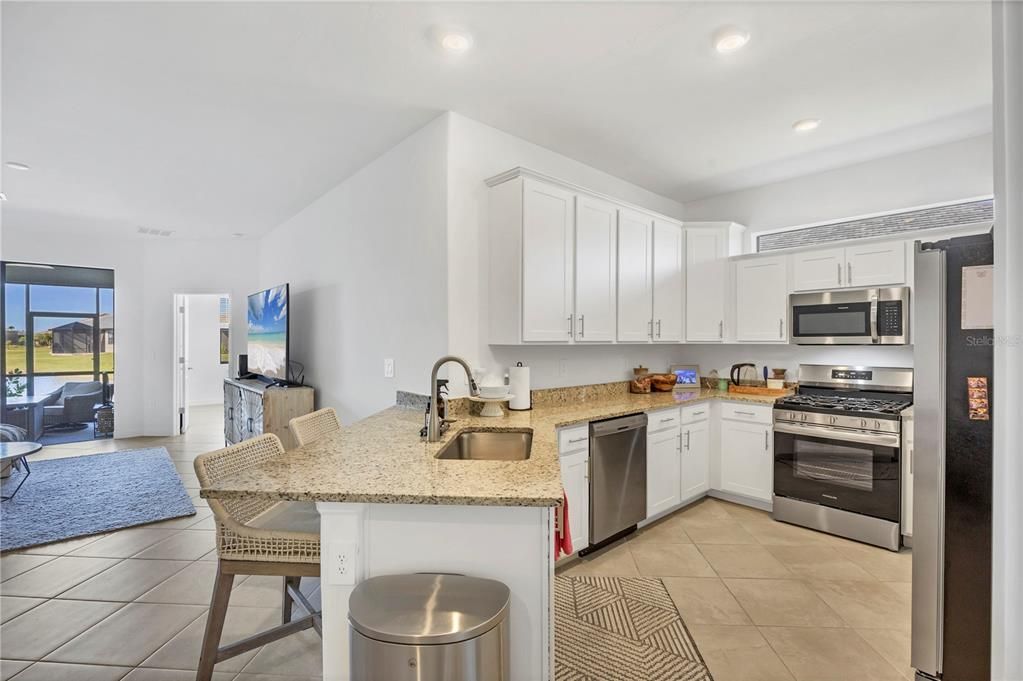 For Sale: $369,900 (2 beds, 2 baths, 1557 Square Feet)