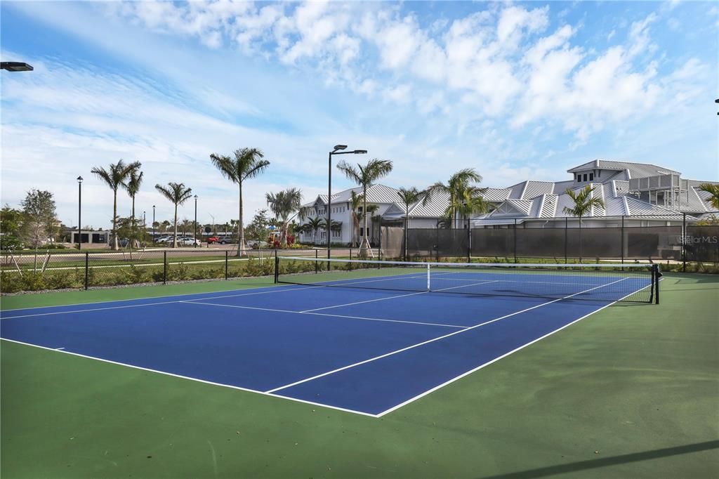 For Sale: $369,900 (2 beds, 2 baths, 1557 Square Feet)