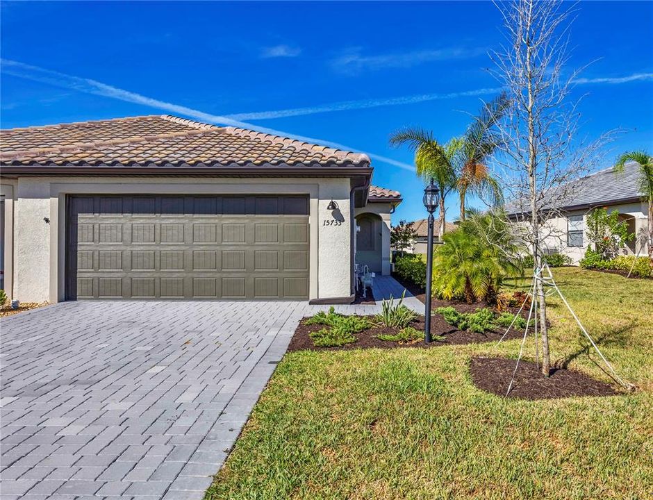 For Sale: $369,900 (2 beds, 2 baths, 1557 Square Feet)