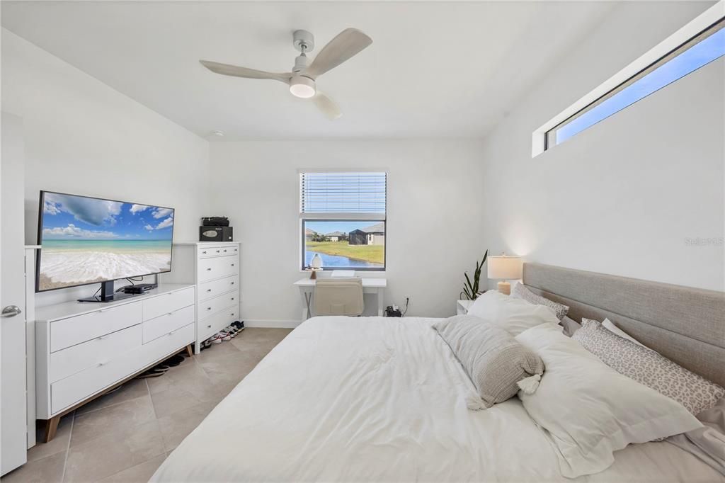 For Sale: $369,900 (2 beds, 2 baths, 1557 Square Feet)