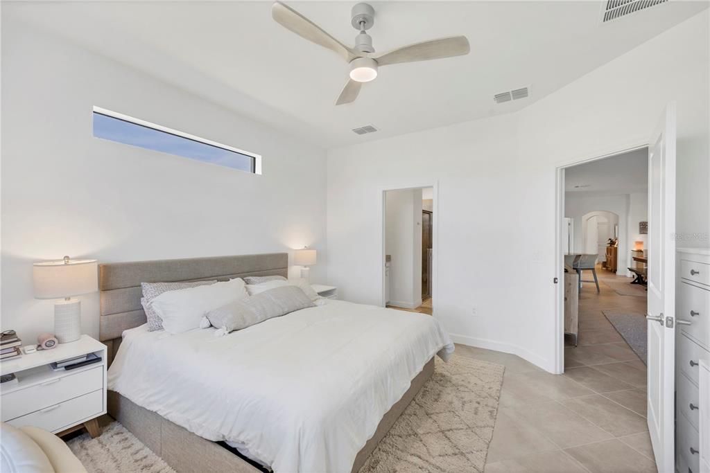 For Sale: $369,900 (2 beds, 2 baths, 1557 Square Feet)