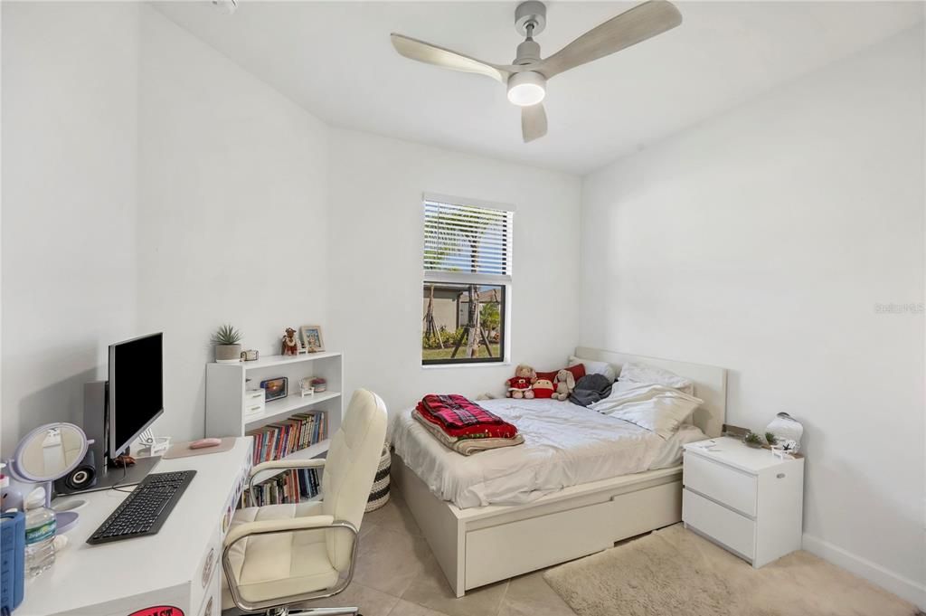 For Sale: $369,900 (2 beds, 2 baths, 1557 Square Feet)