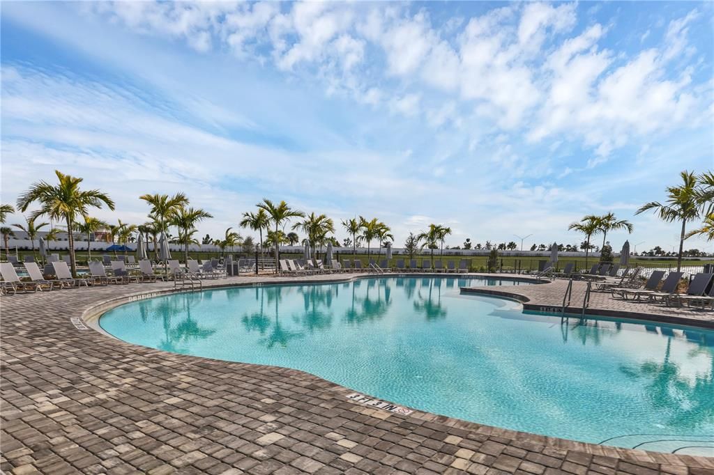 For Sale: $369,900 (2 beds, 2 baths, 1557 Square Feet)