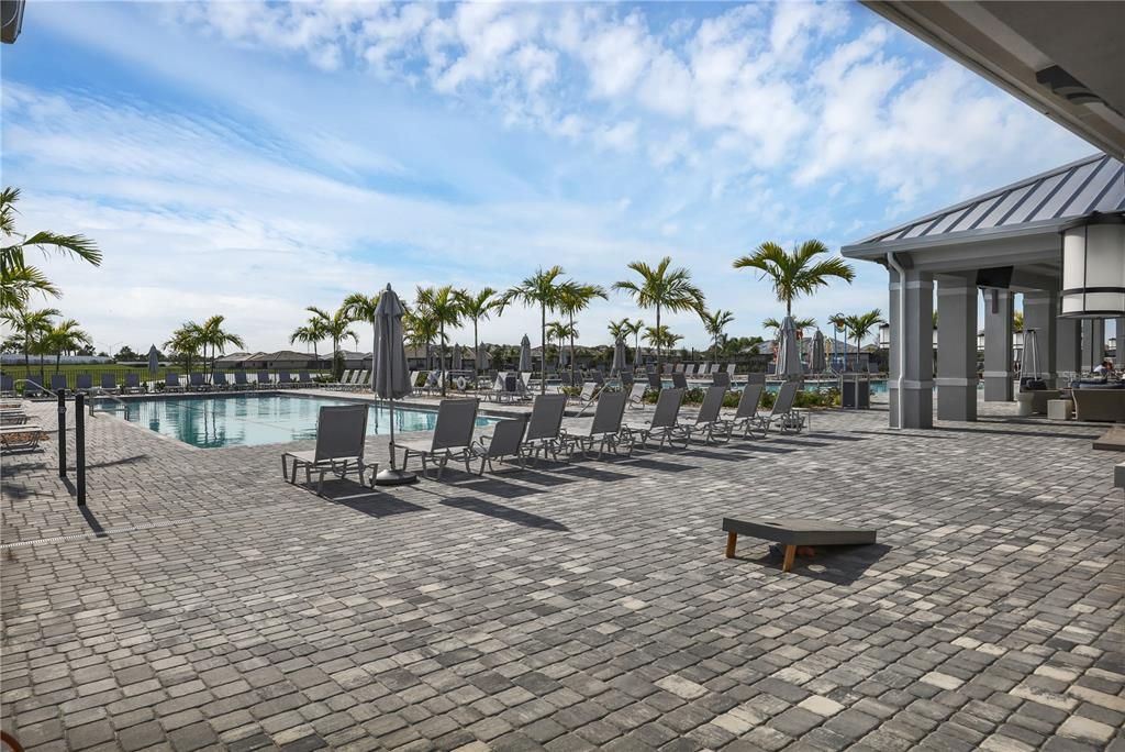 For Sale: $369,900 (2 beds, 2 baths, 1557 Square Feet)
