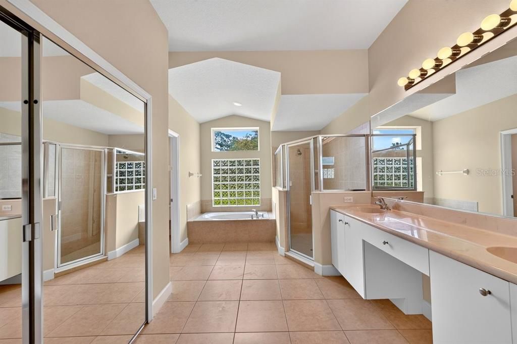 En Venta: $497,000 (3 camas, 2 baños, 1983 Pies cuadrados)