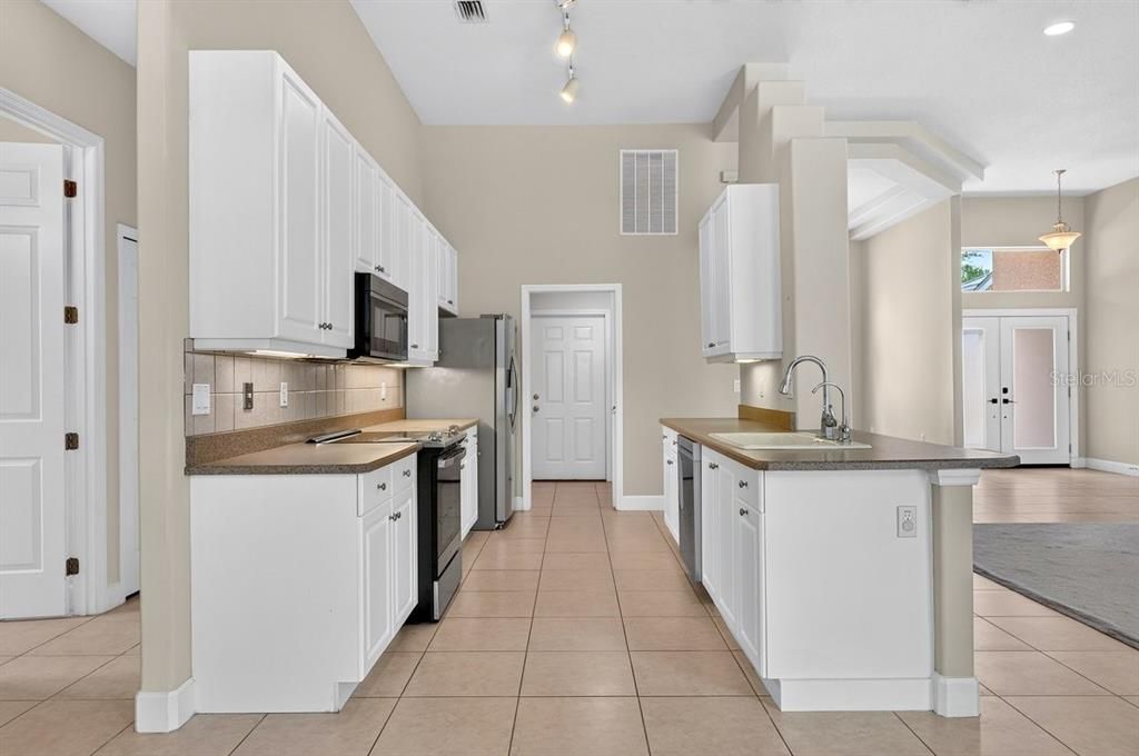 En Venta: $497,000 (3 camas, 2 baños, 1983 Pies cuadrados)