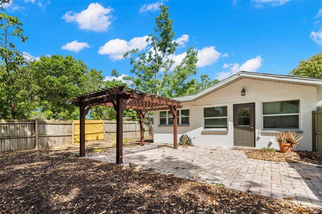 На продажу: $499,900 (3 спален, 2 ванн, 1469 Квадратных фут)