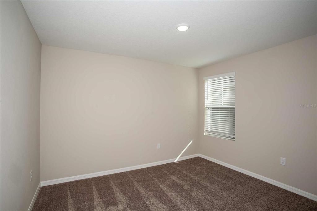 For Sale: $373,340 (5 beds, 3 baths, 2422 Square Feet)