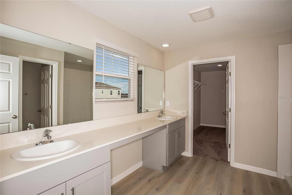 For Sale: $373,340 (5 beds, 3 baths, 2422 Square Feet)