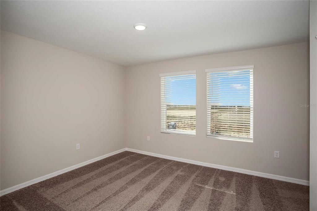 For Sale: $373,340 (5 beds, 3 baths, 2422 Square Feet)