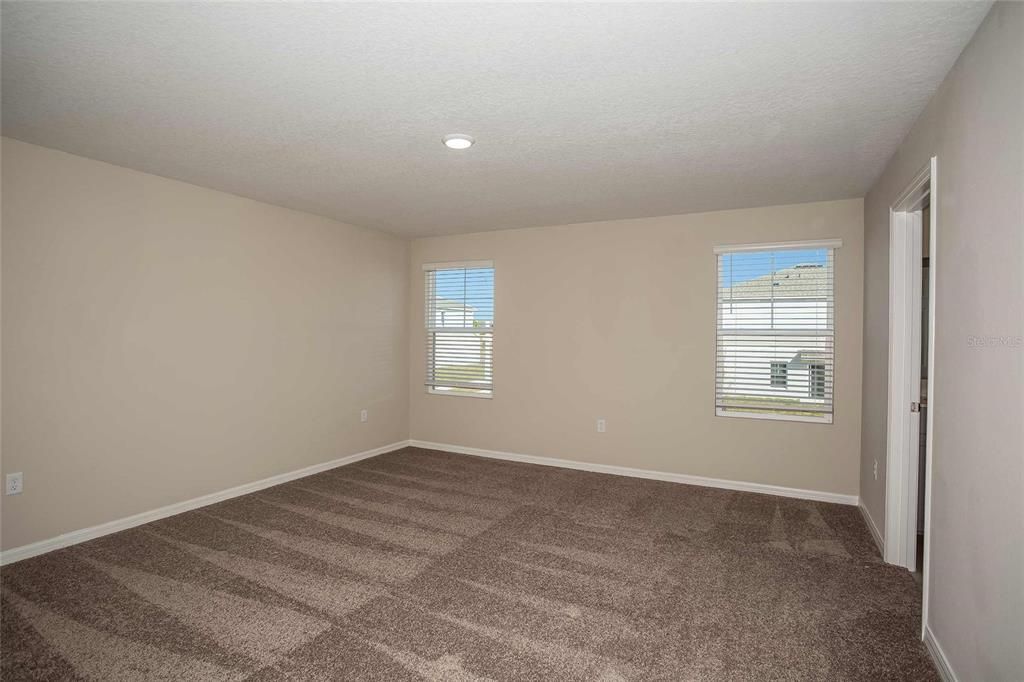 For Sale: $373,340 (5 beds, 3 baths, 2422 Square Feet)