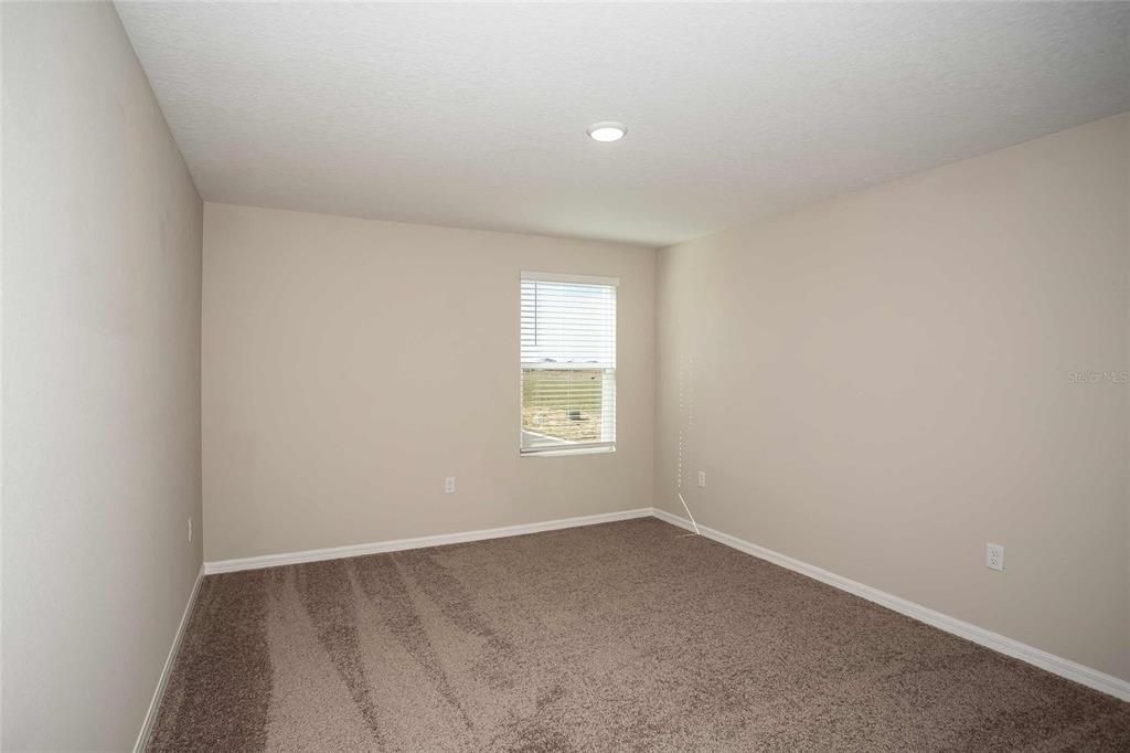 For Sale: $373,340 (5 beds, 3 baths, 2422 Square Feet)