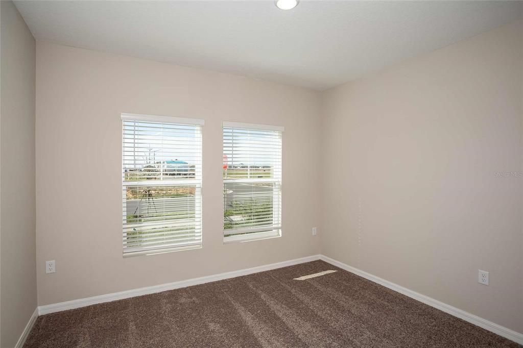 For Sale: $373,340 (5 beds, 3 baths, 2422 Square Feet)
