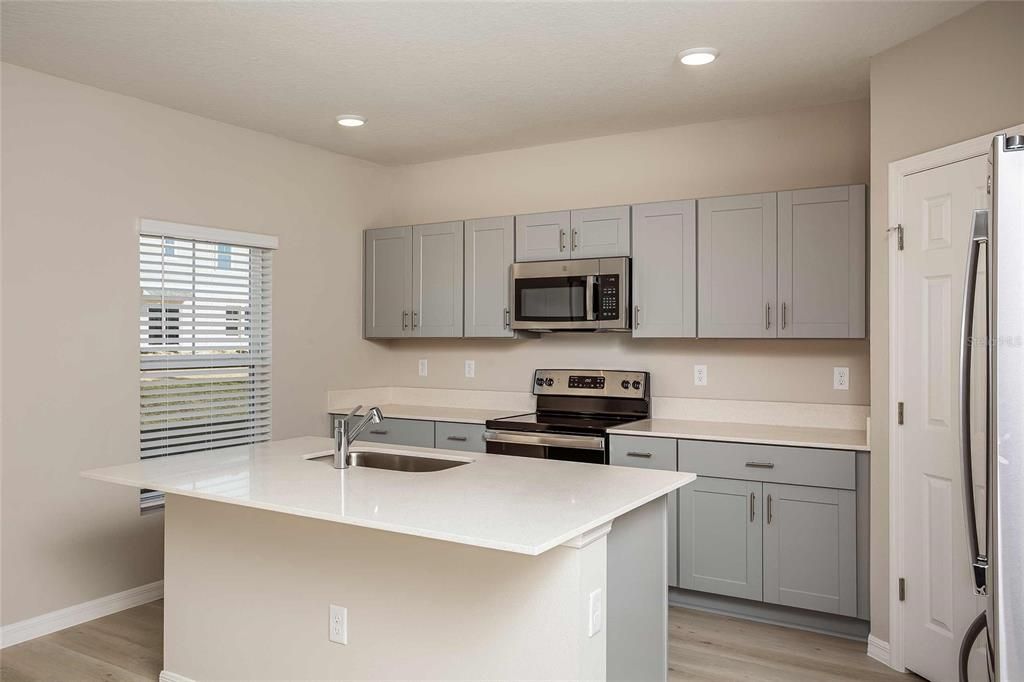 For Sale: $373,340 (5 beds, 3 baths, 2422 Square Feet)
